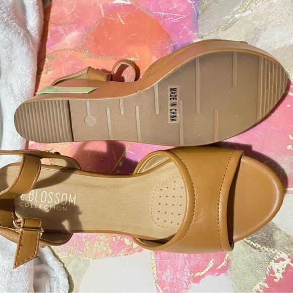 🛍️De Blossom Collection super cute wedge sandals Brown Size:8💥 - Picture 8 of 8